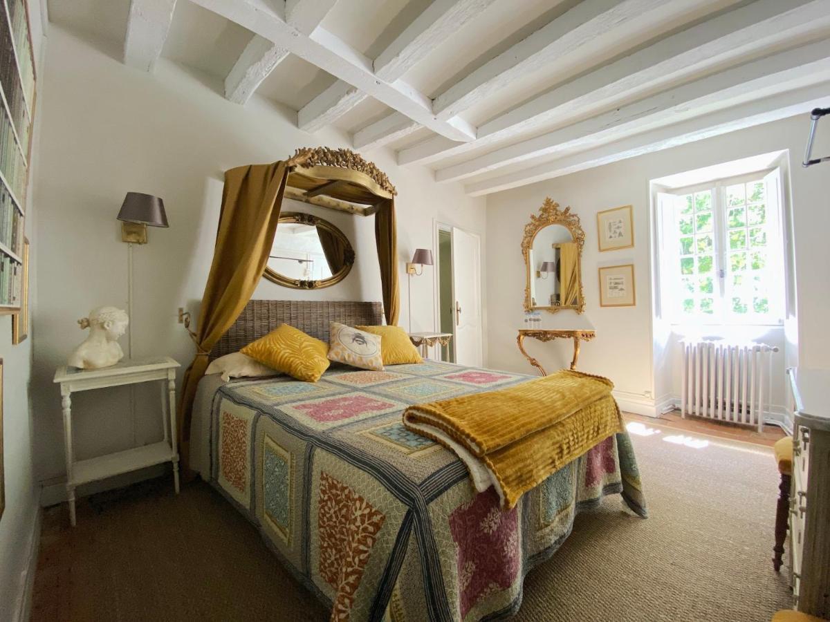 Le Petit Chateau De Sainte Colombe Bouges-le-Chateau Exterior foto