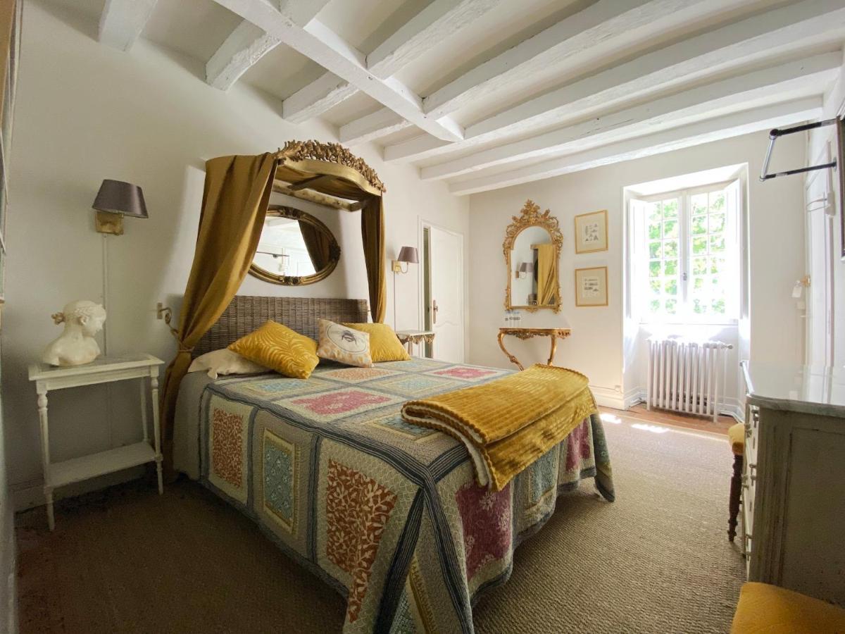 Le Petit Chateau De Sainte Colombe Bouges-le-Chateau Exterior foto